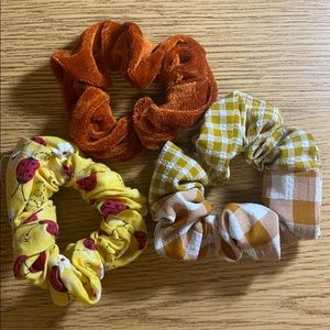 Hair scrunches